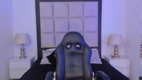 Snapshot of tiny_thomm chatting on 02-20-26, 05:48 Thomm Independent Model online show from 02-20-26, 05:48