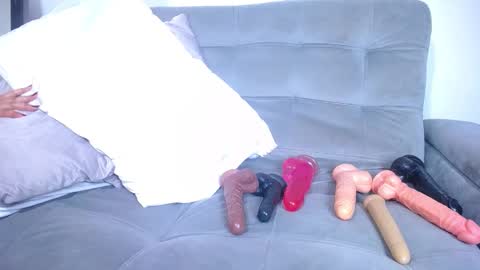 tiny_whore18 online show from 02-18-26, 07:10