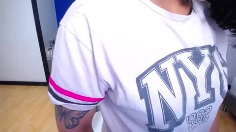 tiny_whore18 online show from 03-13-26, 07:15