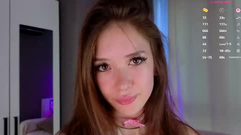 Snapshot of tinyanie chatting on 07-16-26, 03:18 Annie online show from 07-16-26, 03:18