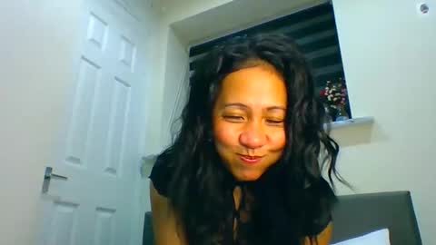 Snapshot of tinyasian911718 chatting on 12-19-24, 06:01 Tinyasian911718 sweetinyasian instagram online show from 12-19-24, 06:01