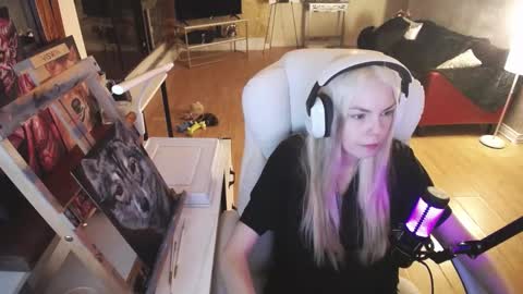 stage Kylie Sinner  brand CLITBAIT online show from 02-27-25, 04:09