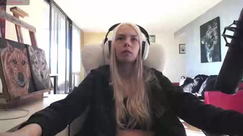 stage Kylie Sinner  brand CLITBAIT online show from 09-20-25, 08:10