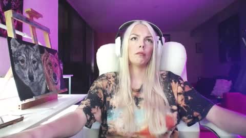 stage Kylie Sinner  brand CLITBAIT online show from 09-28-25, 05:24