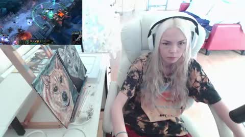 stage Kylie Sinner  brand CLITBAIT online show from 11-25-25, 12:05