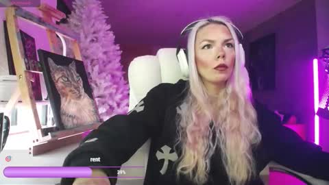 Snapshot of tinykylie chatting on 02-24-26, 10:19 stage Kylie Sinner brand CLITBAIT online show from 02-24-26, 10:19