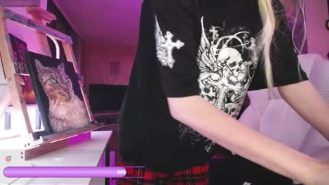 Snapshot of tinykylie chatting on 02-28-26, 12:33 stage Kylie Sinner brand CLITBAIT online show from 02-28-26, 12:33