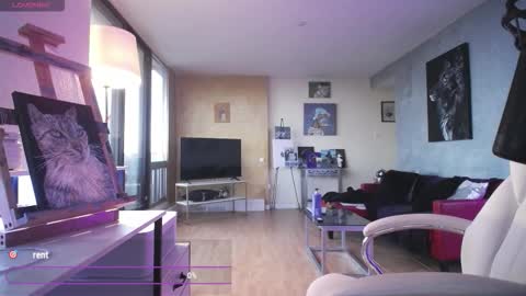 Snapshot of tinykylie chatting on 03-18-26, 10:02 stage Kylie Sinner brand CLITBAIT online show from 03-18-26, 10:02