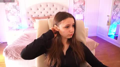 tinynataliee online show from 04-05-26, 05:59