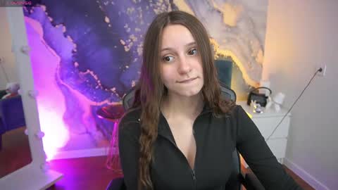 Snapshot of tinynataliee chatting on 04-18-26, 02:43 tinynataliee online show from 04-18-26, 02:43
