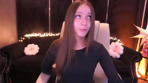 Snapshot of tinynataliee chatting on 04-25-26, 06:27 tinynataliee online show from 04-25-26, 06:27