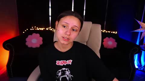 Snapshot of tinynataliee chatting on 05-19-26, 12:33 tinynataliee online show from 05-19-26, 12:33