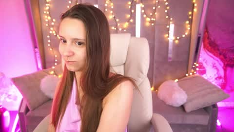 Snapshot of tinynataliee chatting on 06-03-26, 06:16 tinynataliee online show from 06-03-26, 06:16