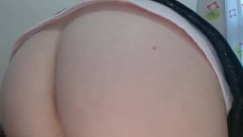 Snapshot of tinyslut66 chatting on 03-09-25, 03:38 tinyslut66 online show from 03-09-25, 03:38