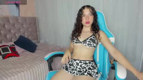 tinysophi online show from 10-24-25, 01:57