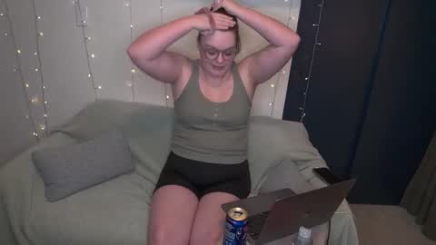 Tippy online show from 12-22-24, 03:22