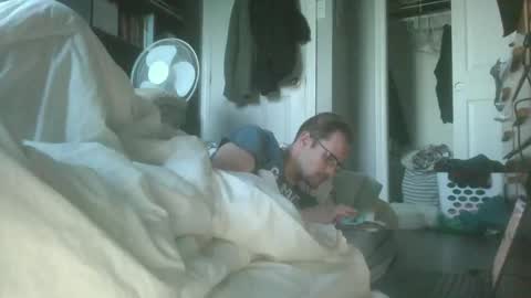 Snapshot of titlovercums chatting on 05-15-26, 10:00 titlovercums online show from 05-15-26, 10:00