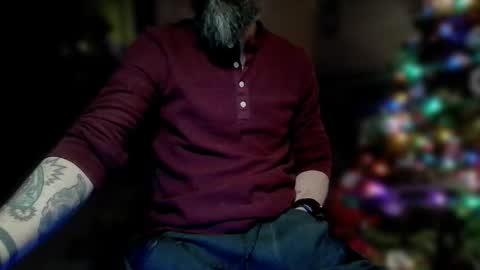 Snapshot of tj_the_man chatting on 12-03-25, 06:43 TJ online show from 12-03-25, 06:43