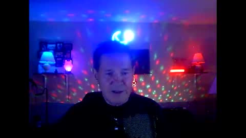 Snapshot of tkthedj chatting on 04-25-26, 01:30 TK online show from 04-25-26, 01:30