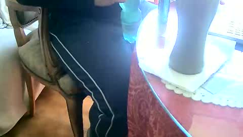 Snapshot of tobikoyuzu chatting on 01-17-25, 12:31 Tobiko online show from 01-17-25, 12:31