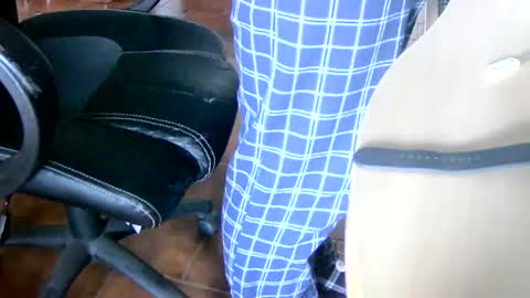 Snapshot of tobikoyuzu chatting on 01-23-25, 04:59 Tobiko online show from 01-23-25, 04:59