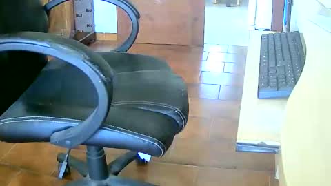 Snapshot of tobikoyuzu chatting on 01-10-26, 12:40 Tobiko online show from 01-10-26, 12:40