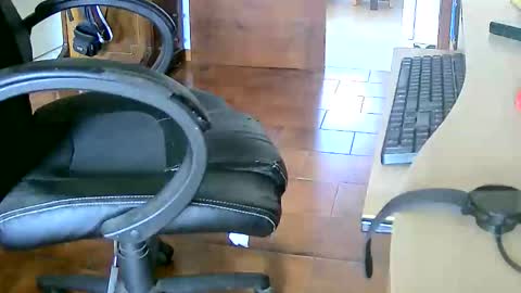 Snapshot of tobikoyuzu chatting on 01-17-26, 01:05 Tobiko online show from 01-17-26, 01:05