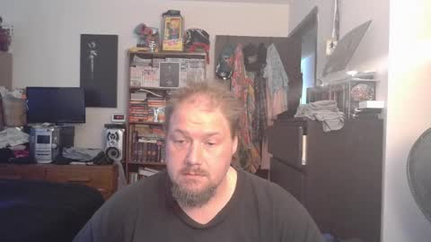 Snapshot of toede_0 chatting on 04-23-26, 04:42 Toede online show from 04-23-26, 04:42