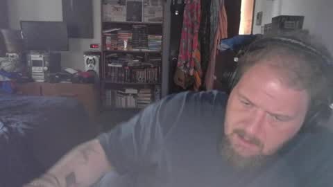 Snapshot of toede_0 chatting on 05-12-26, 04:37 Toede online show from 05-12-26, 04:37