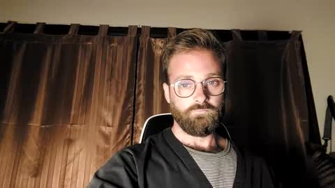 Snapshot of toffbuck chatting on 01-28-25, 03:57 ToffBuck online show from 01-28-25, 03:57