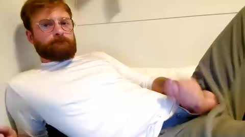 Snapshot of toffbuck chatting on 10-13-25, 11:27 ToffBuck online show from 10-13-25, 11:27