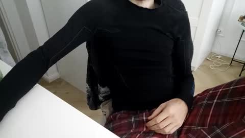 Snapshot of toja112 chatting on 11-20-25, 02:17 Martin online show from 11-20-25, 02:17