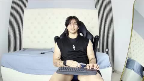 toji lee online show from 11-02-25, 07:49