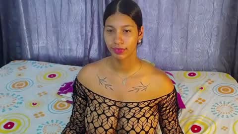 Snapshot of tokihoney chatting on 06-02-26, 08:44 Adela y juan online show from 06-02-26, 08:44