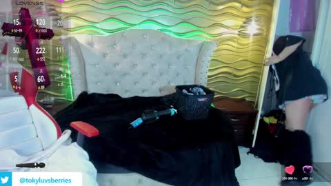 toky         online show from 02-01-25, 07:02