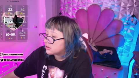 Snapshot of toky_doll chatting on 01-09-26, 02:36 toky online show from 01-09-26, 02:36