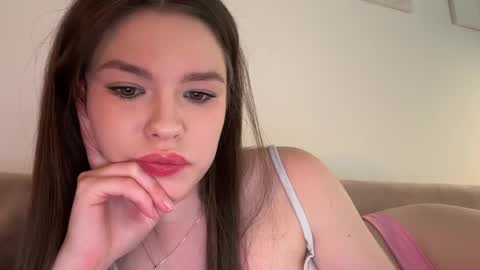 Snapshot of tokyo_blomm chatting on 05-20-26, 02:23 Alice Alice - online show from 05-20-26, 02:23
