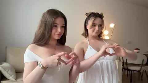 Snapshot of tokyo_blomm chatting on 05-30-26, 01:19 Alice Alice - online show from 05-30-26, 01:19