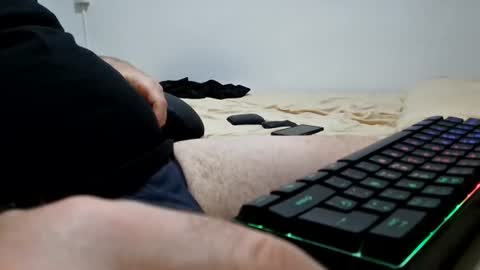 Snapshot of toloneo1 chatting on 06-22-26, 10:18 toloneo1 online show from 06-22-26, 10:18