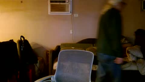 Snapshot of tom112292014 chatting on 01-10-25, 02:04 tom112292014 online show from 01-10-25, 02:04