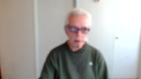 Snapshot of tom112292014 chatting on 01-15-25, 03:50 tom112292014 online show from 01-15-25, 03:50