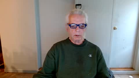 Snapshot of tom112292014 chatting on 01-18-25, 02:33 tom112292014 online show from 01-18-25, 02:33