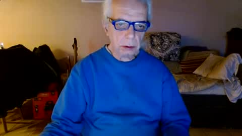 Snapshot of tom112292014 chatting on 02-10-25, 01:33 tom112292014 online show from 02-10-25, 01:33