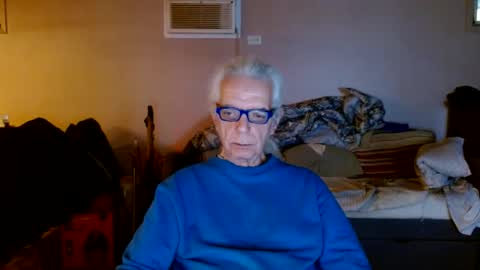 Snapshot of tom112292014 chatting on 02-12-25, 12:33 tom112292014 online show from 02-12-25, 12:33