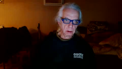 Snapshot of tom112292014 chatting on 03-09-25, 03:22 tom112292014 online show from 03-09-25, 03:22