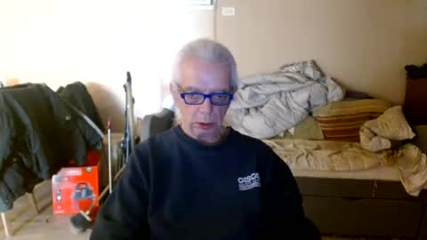 Snapshot of tom112292014 chatting on 03-11-25, 03:23 tom112292014 online show from 03-11-25, 03:23