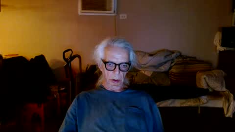 Snapshot of tom112292014 chatting on 09-25-25, 02:04 tom112292014 online show from 09-25-25, 02:04