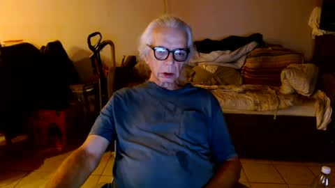 Snapshot of tom112292014 chatting on 09-27-25, 02:05 tom112292014 online show from 09-27-25, 02:05