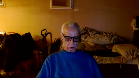 Snapshot of tom112292014 chatting on 10-23-25, 10:58 tom112292014 online show from 10-23-25, 10:58