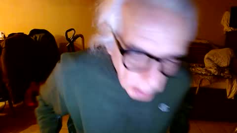 Snapshot of tom112292014 chatting on 11-13-25, 02:54 tom112292014 online show from 11-13-25, 02:54